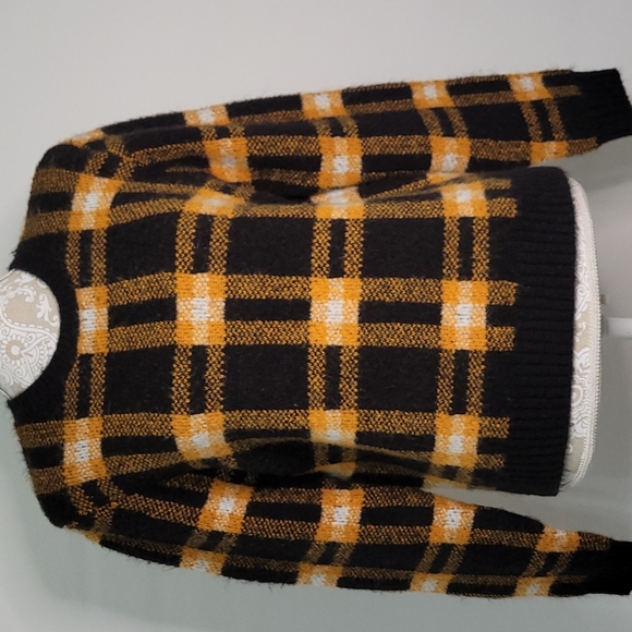 Sweater - Picture 5 of 6